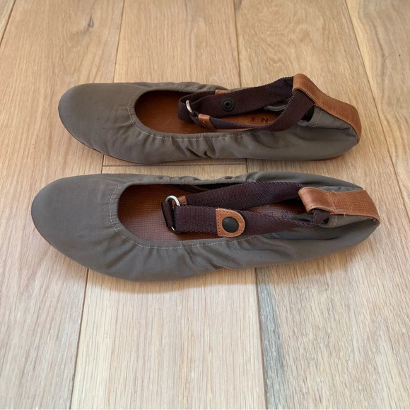 Marni Satin Leather Ankle Strap Flats Dark Grey 39.5 Balletcore Minimalist Chic - Picture 1 of 7